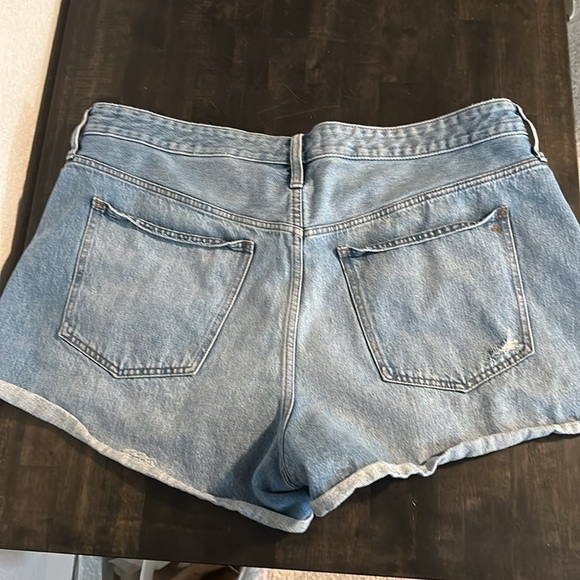 Madewell Light Wash Distressed Relaxed Denim Shorts Size 18W - Picture 5 of 8